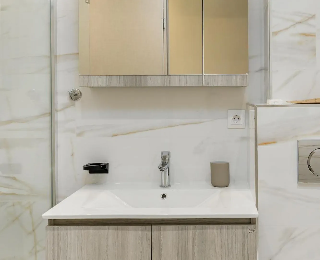 Vivienne By Halu!, Apartment In The Center Salonic