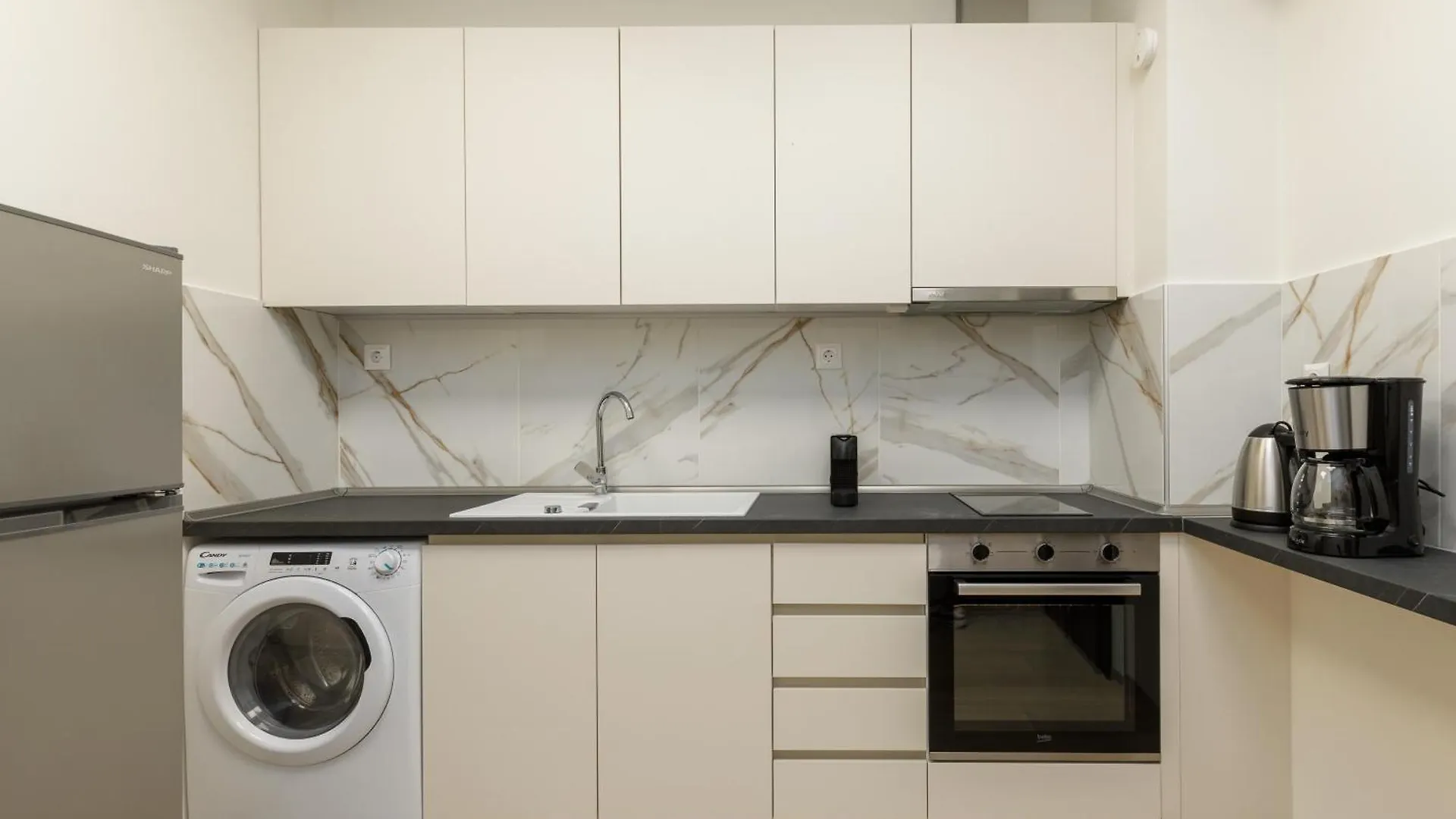 Vivienne By Halu!, Apartment In The Center Thessaloniki 0*,  Greece